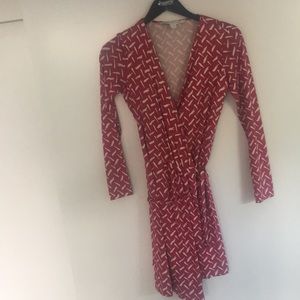DVF classic long sleeve wrap size 2